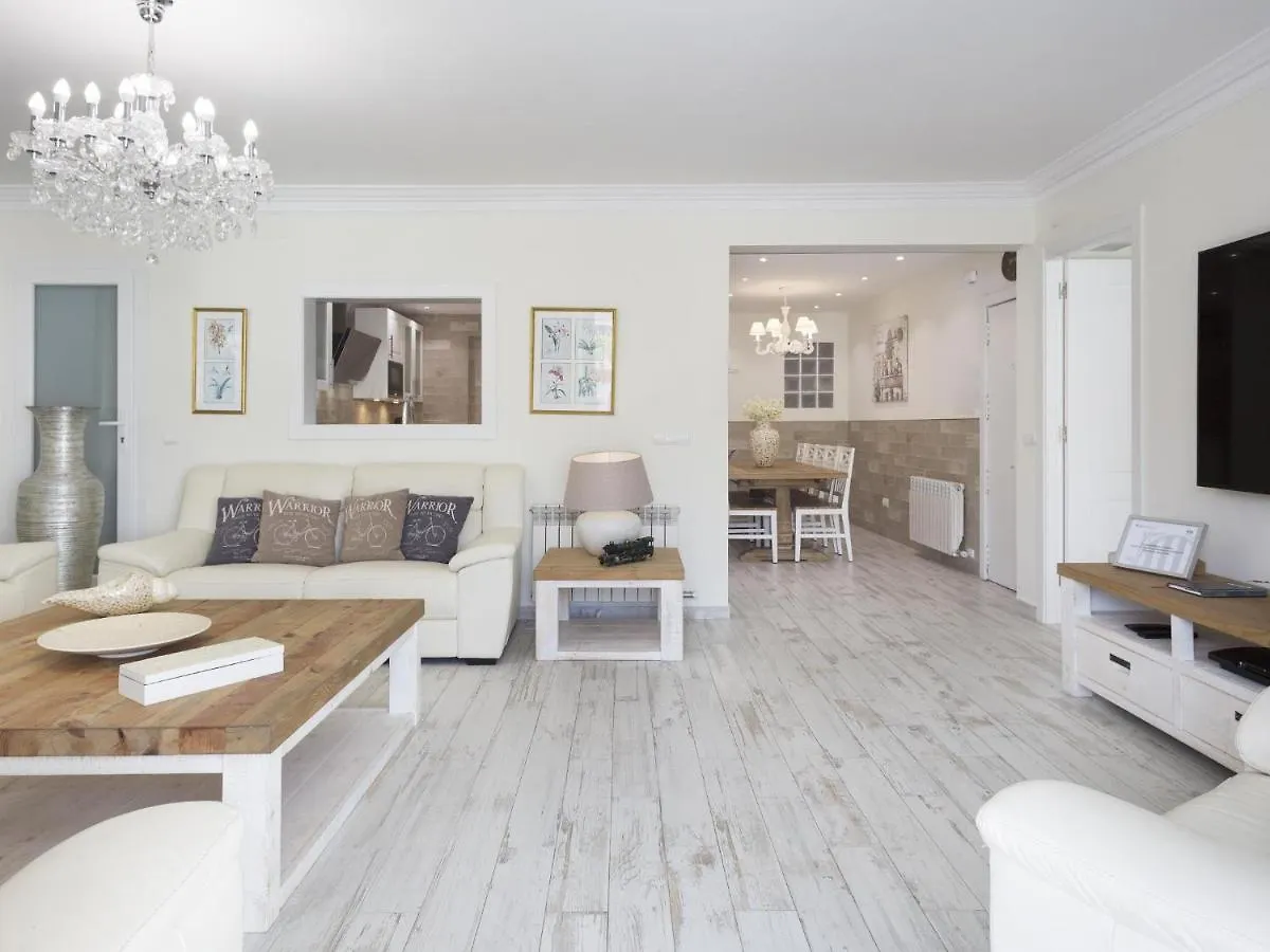 Sitges Spaces: Mediterranean Beachfront Apartments with Spacious Terrace