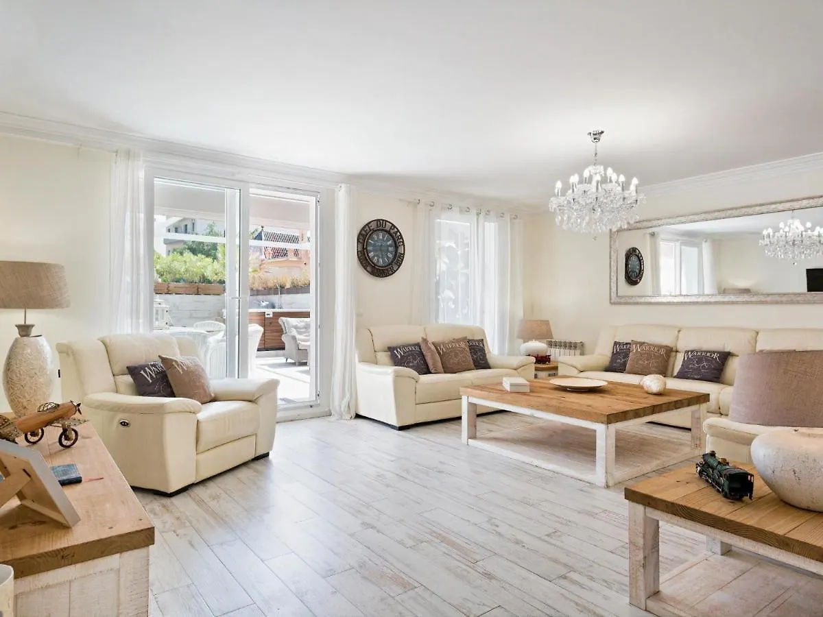 Sitges Spaces Mediterranean Apartments 5 Bedrooms, 4 Bathrooms, 75M2 Terrace, Centre Sitges- Sleeps 11 location