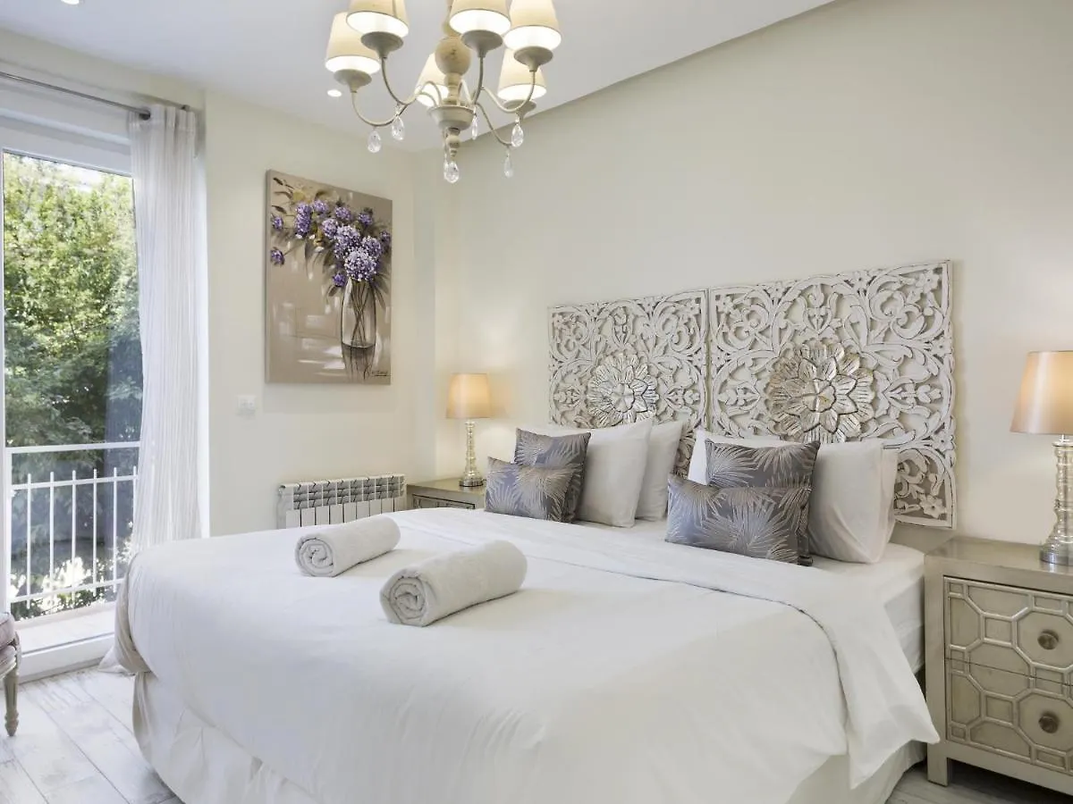 Sitges Spaces: Mediterranean Beachfront Apartments with Spacious Terrace