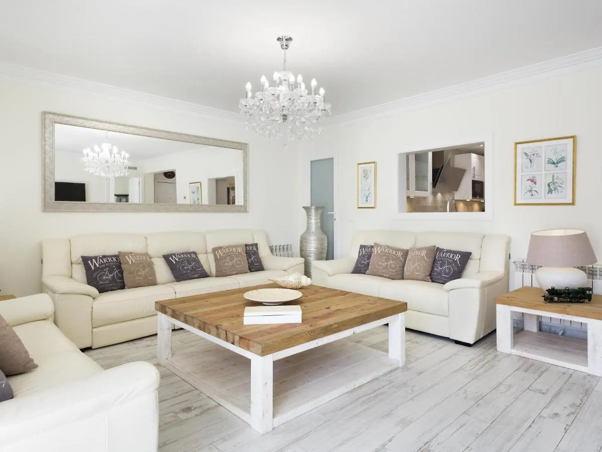 Sitges Spaces: Mediterranean Beachfront Apartments with Spacious Terrace
