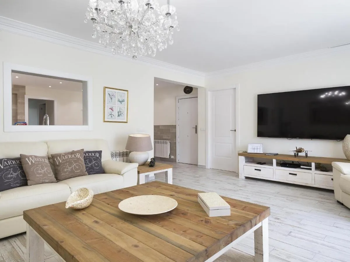 Sitges Spaces: Mediterranean Beachfront Apartments with Spacious Terrace