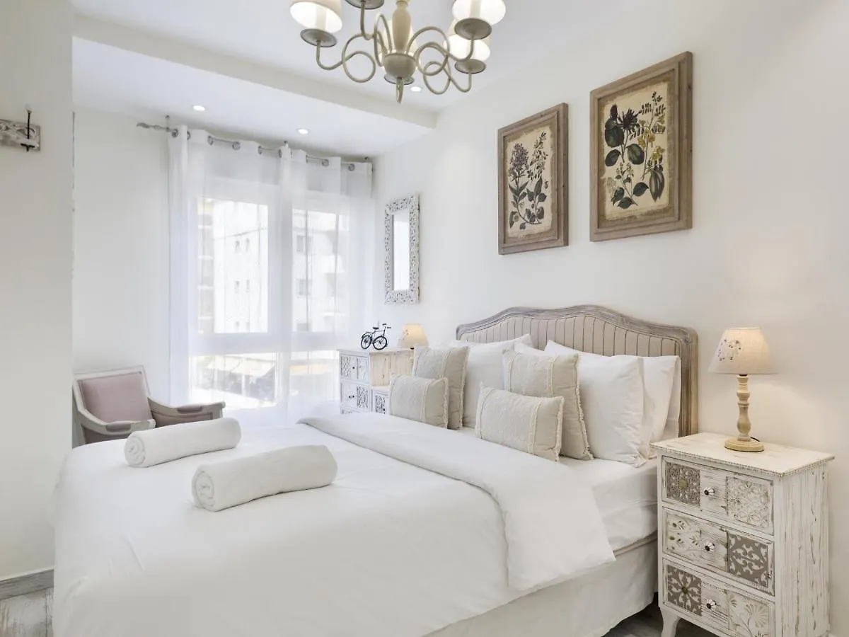 Sitges Spaces: Mediterranean Beachfront Apartments with Spacious Terrace